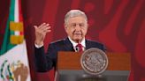 Al ritmo de "El Año Viejo" y "Por Amor", AMLO despide al 2022