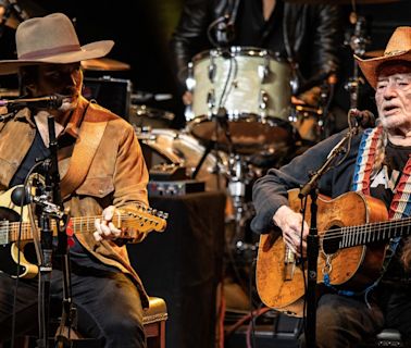 Willie Nelson Returns to the Stage Alongside Son Lukas after Brief Illness