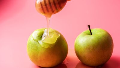 A Non-Intimidating Guide To Hosting Rosh Hashanah For The First Time