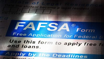 The Government Was Supposed To Simplify the FAFSA. Instead, They Created a Glitchy Fiasco.