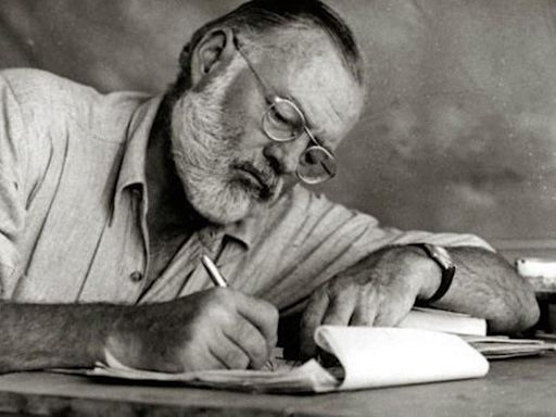 San Fermín 2024: Cómo Hemingway convirtió esta tradición local en una fiesta universal