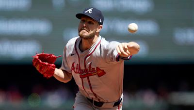 Chris Sale tosses 5 strong innings, Braves avoid sweep with 5-2 win over Mariners