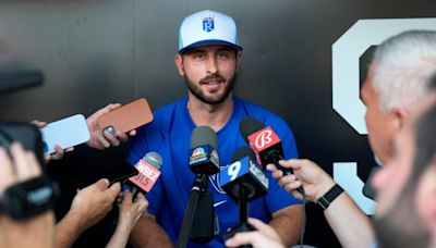 DeJong makes quick trip after trade to Royals, from White Sox clubhouse to visitors’ side