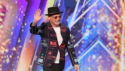 Kill them with kindness: 'AGT’ judge Howie Mandel fires back at hater who criticized his 'grumpy attitude'
