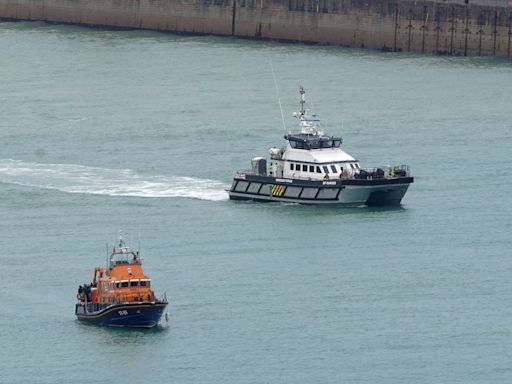 Four migrants died crossing the English Channel overnight, French media reports