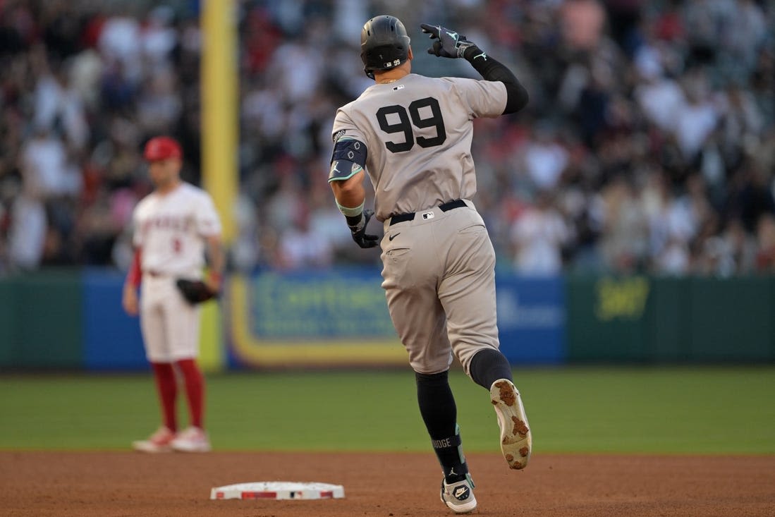 Deadspin | Juan Soto, Aaron Judge lead Yankees past Angels