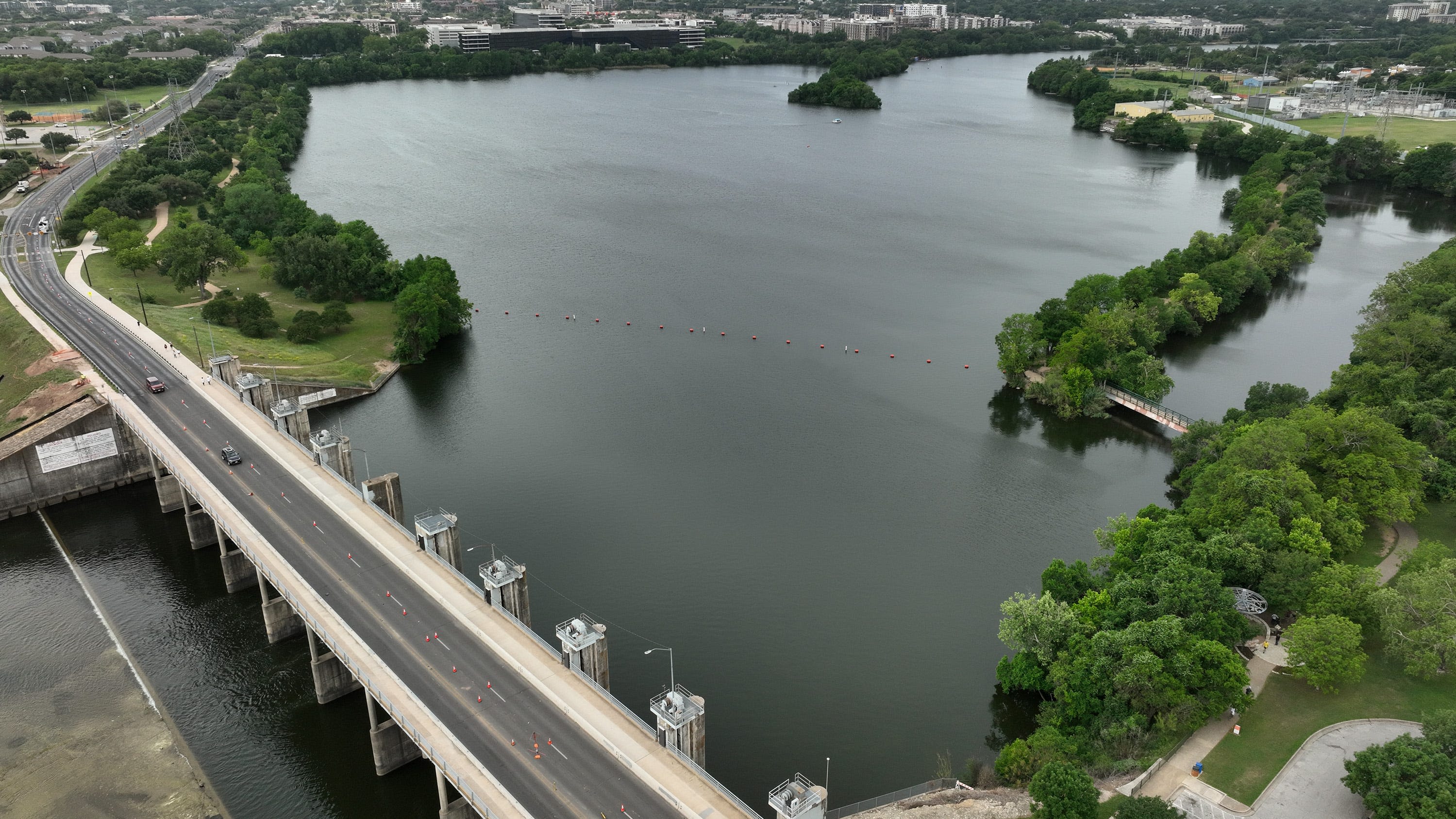 Construction of pedestrian bridge over Lady Bird Lake to begin July 1: See the timeline