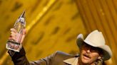 Alan Jackson to receive 2022 CMA Willie Nelson Lifetime Achievement Award at CMA Awards