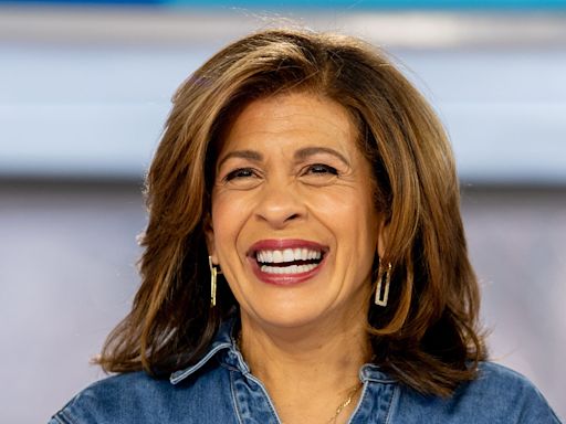 'Prudish' Hoda Kotb's dress malfunction showed she needs a bra fitting, says pro