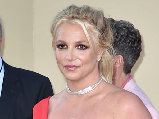 Britney Spears Explains Photos of Her Exiting Chateau Marmont in Her Pajamas: 'No Breakdown!!'