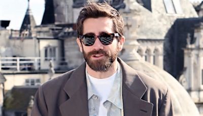 Jake Gyllenhaal zeigt: Wir sollten unsere Birkenstock-Clogs auch draußen tragen