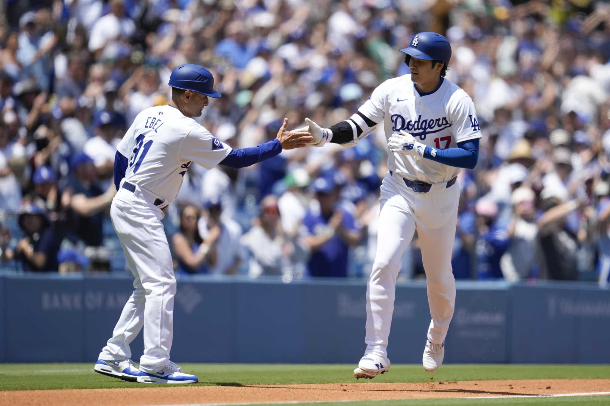 Shohei Ohtani homers twice as Dodgers sweep Braves with 5-1 win