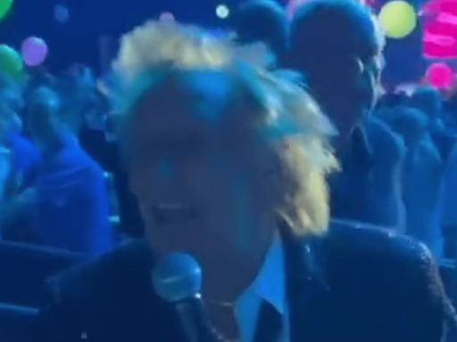 Moment Rod Stewart shocks BBC star with stage share stunt & is branded 'legend'