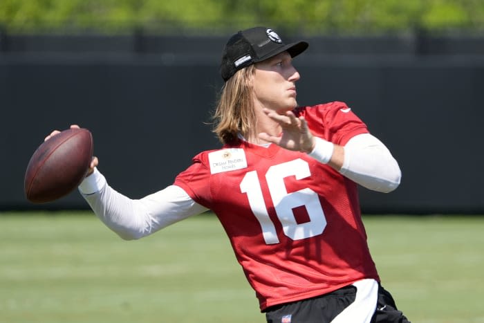 Trevor Lawrence keeps ‘focus’ on the field as contract talks go on