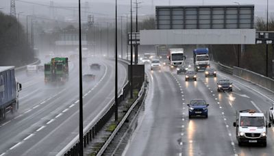 Weather and traffic live amid thunderstorm warning