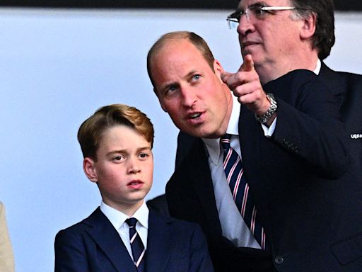 Le prince George et le prince William : loin de Kate Middleton, un moment père-fils pour soutenir l'Angleterre à la finale de l'Euro