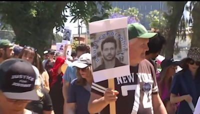 Comunidad en North Hollywood marcha en memoria de Johhny Wactor