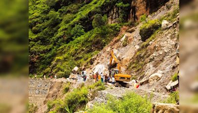 Landslide in Shimla after heavy rains; rescue operations on for stuck vehicles