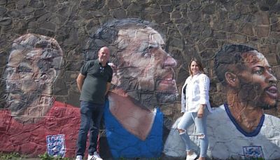 Three new lions for mural if England reach final