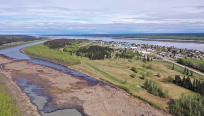 Low water has N.W.T. looking to dredge river at Fort Simpson ferry crossing