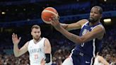 Durant y James le dan a EEUU un debut triunfal en París con triunfo 110-84 sobre Serbia