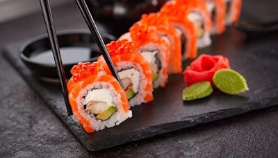 Las claves para preparar un buen sushi: El punto del arroz y el corte del pescado