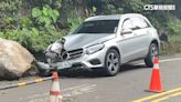烏來信賢吊橋巨石崩落 4車遭砸變形幸無傷亡