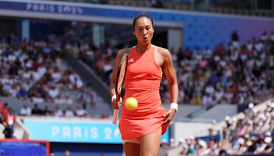 Zheng Qinwen dashes Iga Swiatek s dreams of Olympic gold at Roland Garros