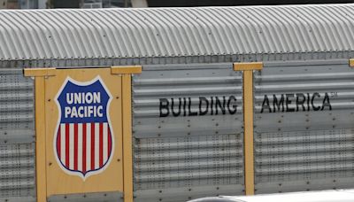 Union Pacific's quarterly profit rises 7%