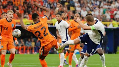 Lee Dixon and Ally McCoist baffled by England penalty decision v the Netherlands