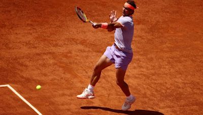 Nadal ‘baila’ sobre la tierra de Roma: capaz de ganarle el punto a Bergs después de caerse en pleno intercambio