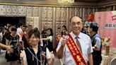 台中太平表揚模範父親 冷凍廠老闆效法爸爸捐助國小40年獲獎