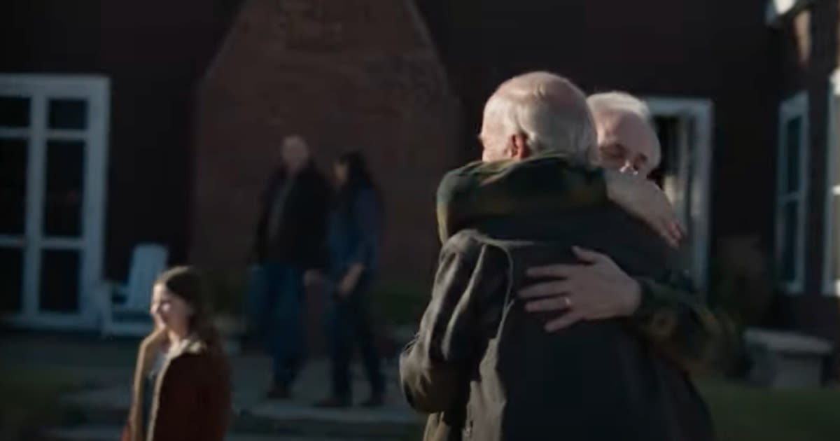 US veteran, saved by fellow pilots when his plane went down in Vietnam, reunites with them in powerful ad