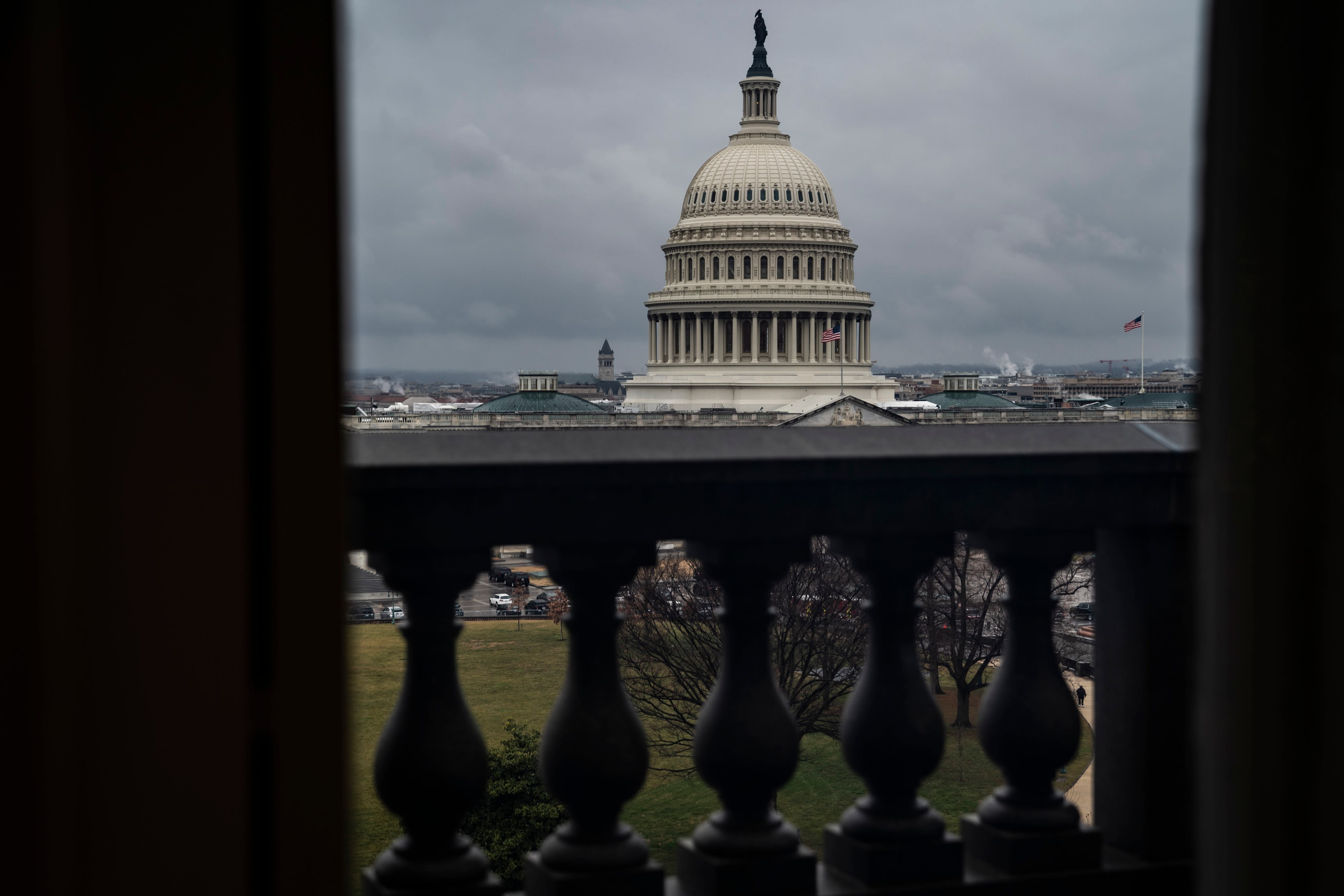 Bipartisan Senate group proposes ban on congressional stock trading