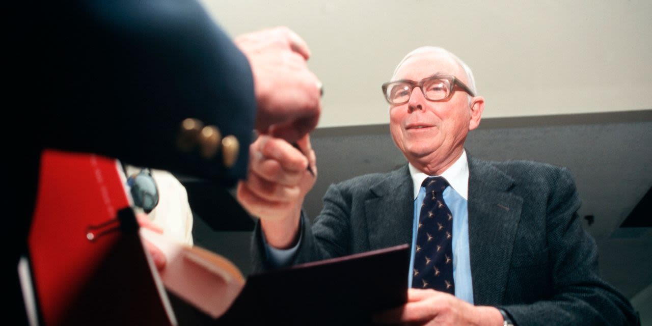 ‘Empty Chair Feeling’ to Pervade Berkshire Meeting Without Munger