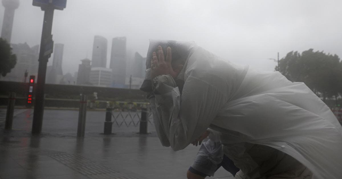 Typhoon Bebinca slams Shanghai, China, sparking evacuation of more than 400,000 people