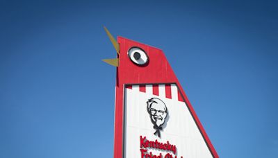 Stranger things in Georgia: Marietta KFC housed in 56-foot-tall "Big Chicken" building