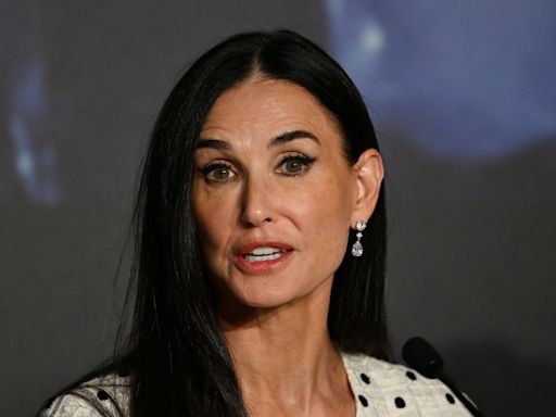 La foto en traje de baño con la que Demi Moore causó furor a sus 61 años