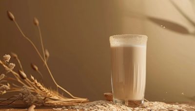 Cómo preparar el licuado a base de avena, rico en colágeno, que ayuda a combatir el dolor en las rodillas