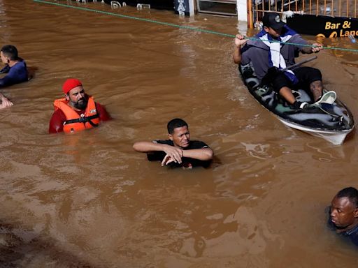 En medio de las trágicas inundaciones, Brasil emitió una alerta roja por más tormentas en Río Grande do Sul: “Grave peligro”