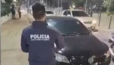 La Nación / Hombre denunció supuesto robo de automóvil y 32 armas de fuego, pero quedó detenido