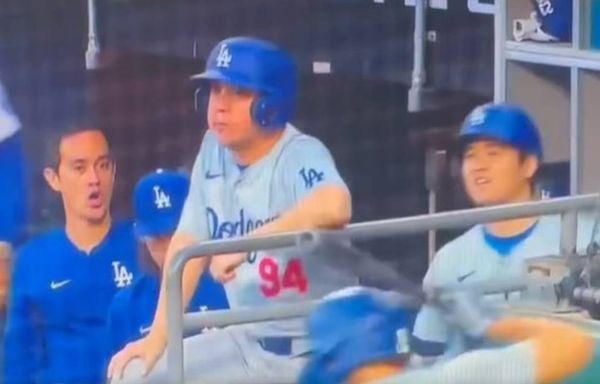 Dodgers batboy casually snags screaming liner that could’ve hit Shohei Ohtani