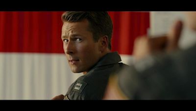 Glen Powell reveals advice "Top Gun: Maverick" co-star Tom Cruise gave him