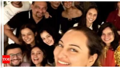 Sonakshi Sinha-Zaheer Iqbal’s 'family pic' with Shatrughan-Poonam Sinha and Iqbal family is all things love - Times of India