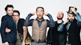 El compositor de 'Love of Lesbian' se sincera sobre su nuevo libro: "Muchas de mis canciones han venido de mi propio silencio"