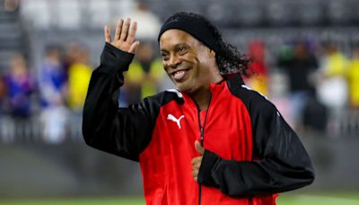 Ronaldinho y Cafú se unen contra las inundaciones