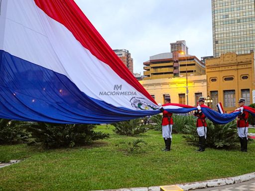 La Nación / Presidente dio inicio a los festejos patrios en el Palacio de Gobierno