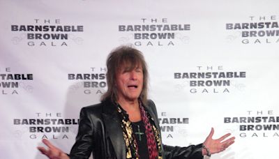 Bon Jovi guitarist Richie Sambora releases new solo single, the rocking 'I Pray'