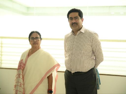 Industrialist Kumar Mangalam Birla and Bengal CM Mamata Banerjee discuss Rs 5,000 crore investment