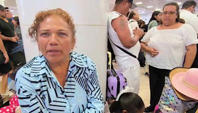 Pasajeros siguen varados en Aeropuerto de Cancún